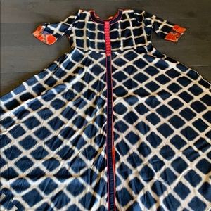 Beautiful Indian dress for women.